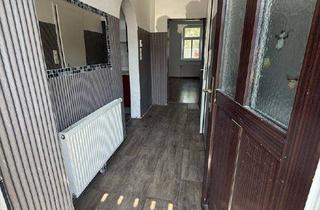 Wohnung mieten in Hauptstraße 68, 2440 Gramatneusiedl, Sanierungsbedürftige Charmante 2-Zimmer Wohnung mit Terrasse und Stellplatz in Gramatneusiedl im EG