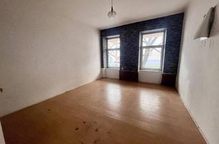 Wohnung kaufen in 1140 Wien, Sanierungsbedürftige 1,5 - Zimmer Wohnung (Toilette und Bad in der Wohnung)