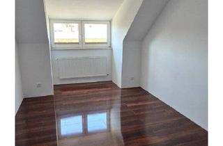 Wohnung kaufen in 2320 Schwechat, 4-Zimmer-Familienwohnung mit Hof-Stellplatz in Schwechat