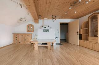 Wohnung kaufen in 6263 Fügen, Gemütliche 3-Zimmer-Dachgeschosswohnung mit Balkon, eigenem Gartenanteil und Bergblick in Fügen