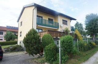 Haus kaufen in 4910 Pattigham, Wohnhaus mit zwei getrennten Wohnungen, Sonnenterrasse und Garagen/Keller