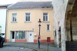 Gewerbeimmobilie kaufen in 2410 Hainburg an der Donau, Direkt an der Stadtmauer gelegenes Stadthaus mit Geschäftslokal, sanierungsbedürftig