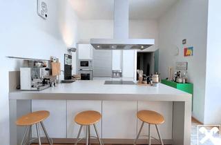 Wohnung kaufen in Linzer Gasse, 5020 Salzburg, Altbauwohnung im Herzen der Stadt mit Parkplatz