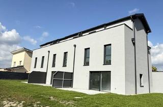 Reihenhaus kaufen in 4030 Linz, Modernes 5-Zi-Eck-Reihenhaus auf 3 Etagen in Linz - Erstbezug - mit Garten, Terrasse, Garage & Fußbodenheizung mit Privatem Master Bedroom im Dachgeschoss Inkl. 2 Bäder und Dachterrasse