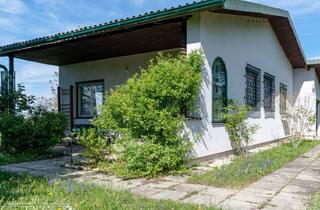 Haus kaufen in 8280 Stadtbergen, Wochenendhaus mit Blick Richtung Riegersburg