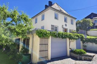 Haus kaufen in 4184 Helfenberg, Stilvoll. Großzügig. Zentral - Wohnhaus mit großer Terrasse und Garten