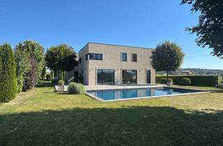 Villen zu kaufen in 5163 Palting, 10 Minuten zum Mattsee - Exklusive Designvilla in unverbaubarer Grünlage mit Pool und Panoramablick