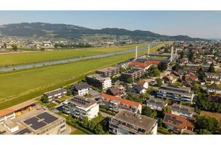 Wohnung kaufen in 6890 Lustenau, Ruhe. Licht. Lebensqualität. Dachgeschosswohnung mit Balkon und Carport in gepflegter Kleinwohnanlage