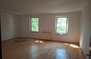 Wohnung kaufen in 8600 Bruck an der Mur, Renovierungsbedürftige 2-Zimmer-Wohnung mit Küchenblock im 1. Obergeschoß im Zentrum von Bruck/Mur zu kaufen !