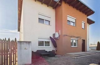 Haus kaufen in 7111 Parndorf, Attraktives Wohnhaus mit Großem Potenzial in Parndorf