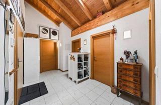 Wohnung kaufen in 6336 Unterlangkampfen, TOP Angebot: 3-Zimmer-Dachgeschosswohnung mit Terrasse und Tiefgaragenstellplatz