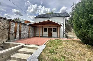 Haus kaufen in 2165 Drasenhofen, Einziehen und Zukunft gestalten: Landhaus mit Garten & 2.Rohbau!