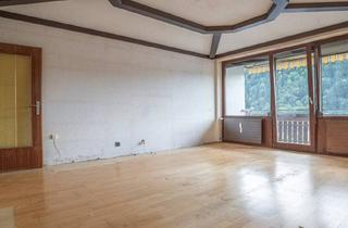 Wohnung kaufen in Barbarastraße, 8572 Bärnbach, Sanierungsbedürftige Wohnung mit Sonniger Südwest-Loggia, Grünblick und Garagen-Box
