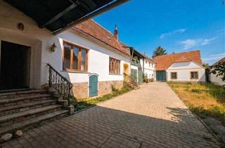 Haus kaufen in 3741 Pulkau, Großzügig wohnen – vielseitig nutzen -- großzügige Hofanlage mit zahlreichen Nebengebäuden und Garten in Pulkau