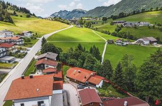 Haus kaufen in 6335 Hinterthiersee, Wohnen in Thiersee: Helles Zweifamilienhaus mit Garten und großem Balkon