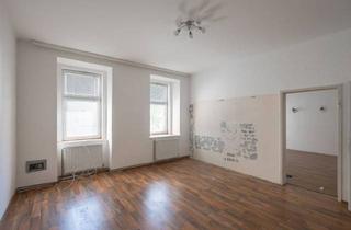 Wohnung kaufen in 1070 Wien, Neu Sanierungsbedürftige 3-Zimmer Altbauwohnung in Toller Lage mit Balkonbewilligung!
