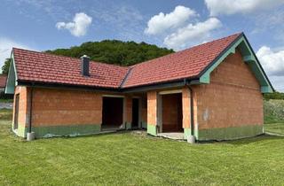 Einfamilienhaus kaufen in 8330 Feldbach, Privatverkauf! Rohbau-Bungalow in sonniger Lage – Verwirklichen Sie Ihre Ideen-Nähe Feldbach