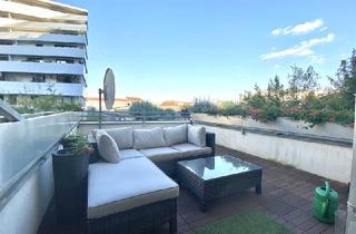 Wohnung kaufen in Lorystraße, 1110 Wien, Befristet vermietete, 2-Zimmer-Wohnung mit Loggia, Dachterrasse & Pool in Simmering!