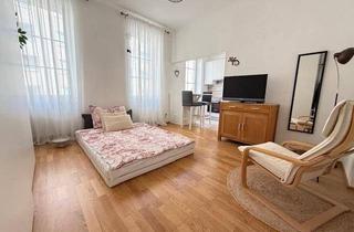 Wohnung kaufen in 1050 Wien, entzückende teilmöblierte Altbau 1 Zimmer Wohnung in 3. Liftstock