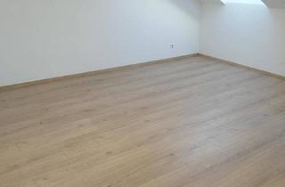 Wohnung mieten in Kellinggasse, 1150 Wien, Provisionsfrei von Eigentümer: Helle frisch sanierte Dachgeschosswohnung (neue Küche, neues Bad etc) und Dachterrasse in stilvollem Altbau