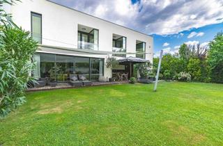 Villen zu kaufen in 8042 Graz, Exklusive Architektenvilla in Graz/St. Peter mit beheiztem Swimmingpool und traumhaftem Garten