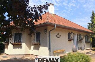 Einfamilienhaus kaufen in 2231 Strasshof an der Nordbahn, ''Komfortabel ausgestatteter Bungalow mit parkähnlichem Garten''