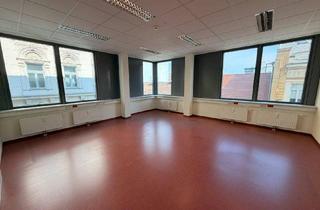 Büro zu mieten in 3100 Sankt Pölten, Neuwertiges Büro/Praxis I in St. Pölten I ca. 267m² I nähe Bahnhof I Top Lage I Lift
