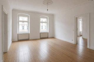 Wohnung kaufen in 1140 Wien, Charmante Altbauwohnung mit Ausbaupotenzial in Toplage