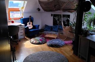 Wohnung mieten in Wienerstrasse 58, 8020 Graz, Provisionsfreie WG-taugliche Dachgeschosswohnung mit Kamin am Lendplatz im Zentrum von Graz zu vermieten.