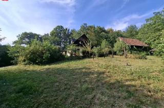 Grundstück zu kaufen in 8046 Graz, Grundstück mit Altbestand – 2.432 m² Bauland & Holzhütte