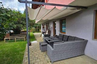 Haus kaufen in 9554 Agsdorf, Neuer Preis, ruhiges 2 Fam. Wohnhaus + 1 HA Grund LW + Quelle in Feldkirchen / St. Urban : 5 Zimmer, Garten, Balkone, PV, tolle Aussicht ! 1 HA LW Wiese für Tierhaltung Pferde, mit kleinem Stall für Schafe, Ziegen, Hühner
