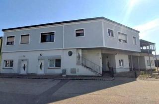Anlageobjekt in 2020 Hollabrunn, Zinshaus in ruhiger Lage von Hollabrunn – laufende Mieterträge und attraktives Entwicklungspotenzial