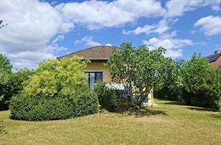 Haus kaufen in Zentrum/ Weingärten, 2523 Tattendorf, Lebenswerter Familien-Bungalow (3-5 Zi.+Keller) mit Großem Sonnigen Garten - Anninger Blick - Wunderbare Ruhelage im Weinort-Tattendorf/ Baden bei Wien
