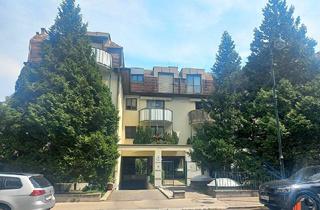 Wohnung kaufen in 2500 Baden, Großgarconniere mit Balkon im Herzen von Baden!