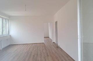 Wohnung mieten in 4600 Wels,Dr.schauerstrasse 6a,, 4600 Wels, Dr.Schauerstr.6a, DG: WG geeignete, zentral gelegene, renovierte 3-Zimmerwohnung mit großem Balkon, separater, unmöblierter Küche, ca.100m2 WNFL, 4.Liftstock, Parkplatz!