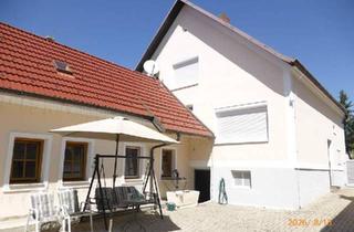Einfamilienhaus kaufen in 7344 Stoob, Vielseitiges Einfamilienhaus mit separater Wohneinheit, großzügigen Nebengebäuden & Pool