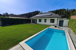 Haus kaufen in 4863 Seewalchen am Attersee, Traumhaftes Wohnen in Seenähe! Exklusiver Hartl-Haus Bungalow mit Pool, sonnigem Garten, Einzelgarage, Doppelcarport & PV-Anlage in Seewalchen am Attersee