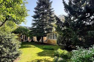 Villen zu kaufen in 1230 Wien, Für Garten- und Biedermeier-Liebhaber! Gepflegte Stadt-Villa mit Potential!