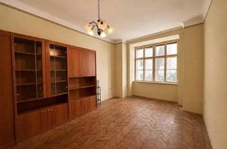Wohnung kaufen in Aumannplatz, 1180 Wien, ***Sanierungsbedürftige 2,5 Zimmer-Altbauwohnung nahe Aumannplatz in ruhiger Innenhoflage***
