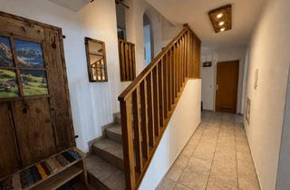 Wohnung kaufen in Matrei Am Brenner, 6143 Matrei am Brenner, Charmante 3-Zimmer-Wohnung mit drei Balkonen und Tiefgaragenabstellplatz in Matrei am Brenner