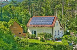 Haus kaufen in 2560 Berndorf, Gemütliches kleines Landhaus für Singles oder Paare – ein Paradies im Grünen – Landhaus mit PV-Anlage nahe Wien