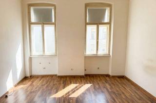 Wohnung kaufen in Habichergasse, 1160 Wien, Renovierungsbedürftige 2-Zimmer-Wohnung mit Stadtblick