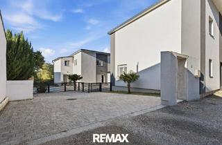 Haus kaufen in 2020 Hollabrunn, Urlaub zu Hause: Modernes Generationenhaus mit Pool & Palmen-Oase in Aspersdorf! Ideal für Familie, Beruf & Entspannung