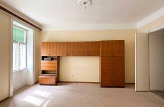 Wohnung kaufen in 1090 Wien, Sanierungsbedürftige 2-Zimmer-Altbauwohnung mit viel Potenzial