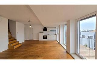 Maisonette kaufen in Stammersdorfer Strasse, 1210 Wien, Was für ein Ausblick! Traumhafte, sehr sonnige 4 Zimmer Dachgeschoßwohnung mit 47 m² Terrasse mit Panoramablick über Wien und 18 m² Balkon auf der Wohnebene in einer Stilzinsvilla in einer der schönsten Grünwohnlage Wiens