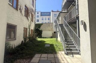 Wohnung kaufen in Sparkassaplatz, 1150 Wien, Nur ca. EUR 3.850 pro m² - 3 Zimmer Altbauwohnung im Erdgeschoss + 1 Terrasse mit Gartenblick - 3 Gehminuten zur U4 & U6