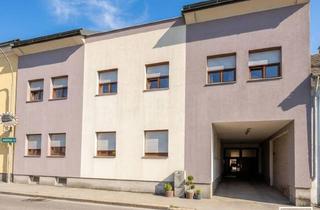 Mehrfamilienhaus kaufen in 3300 Amstetten, Stadthaus mit Zwei Wohneinheiten, Idyllischem Innenhof & Großem Ausbaupotenzial
