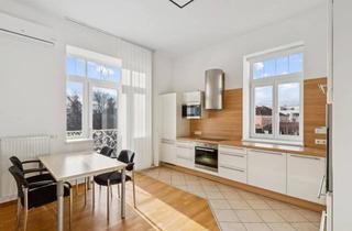Wohnung kaufen in 2620 Neunkirchen, Exklusive Villenetage - stilvoll Wohnen in historischer Architektur