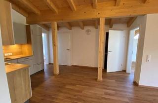 Wohnung kaufen in 5760 Saalfelden am Steinernen Meer, Provisionsfreies Exklusives DG-Highlight in Saalfelden: Moderne Neubauwohnung mit Sichtdachstuhl & Bergpanorama