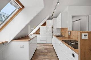 Wohnung kaufen in 1170 Wien, Tischlerqualität und Westterrasse: Helle 2-Zimmer-Wohnung im Dachgeschoss